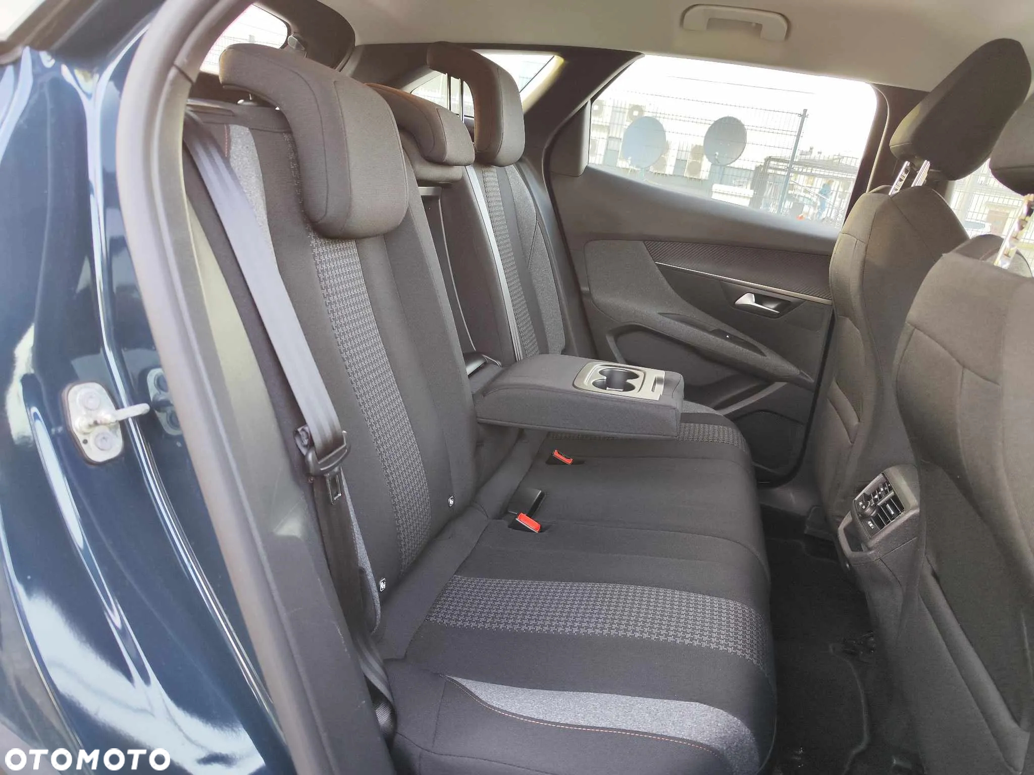Peugeot 3008 1.5 BlueHDi Allure S&S EAT8 - 23