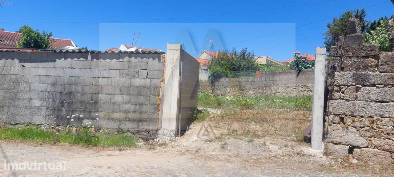 Moradia com terreno em estado de ruína na freguesia de Retorta em V... - Grande imagem: 4/16