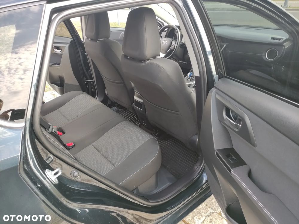 Toyota Auris - 13