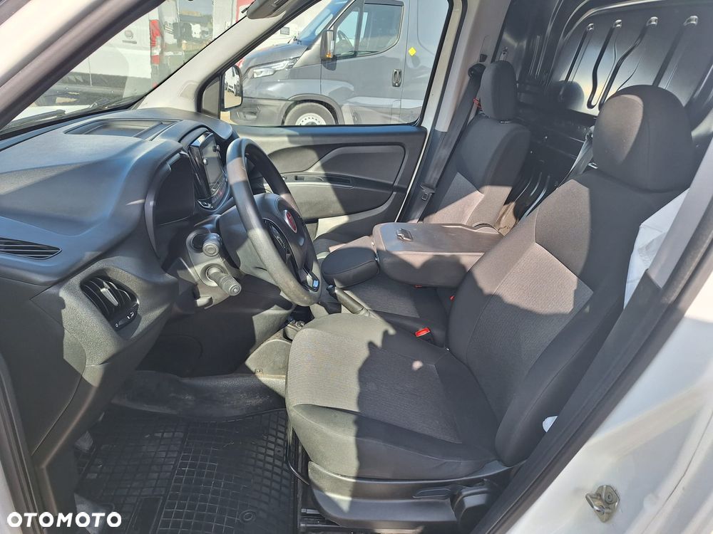 Fiat Doblo Maxi diesel 1,6 105KM blaszak 3 osobowy Krajowy FV23% - 16