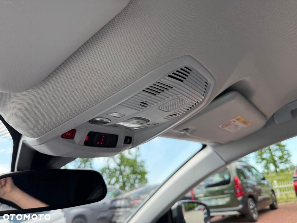 Peugeot 3008 1.2 PureTech Allure S&S EAT6 - 28