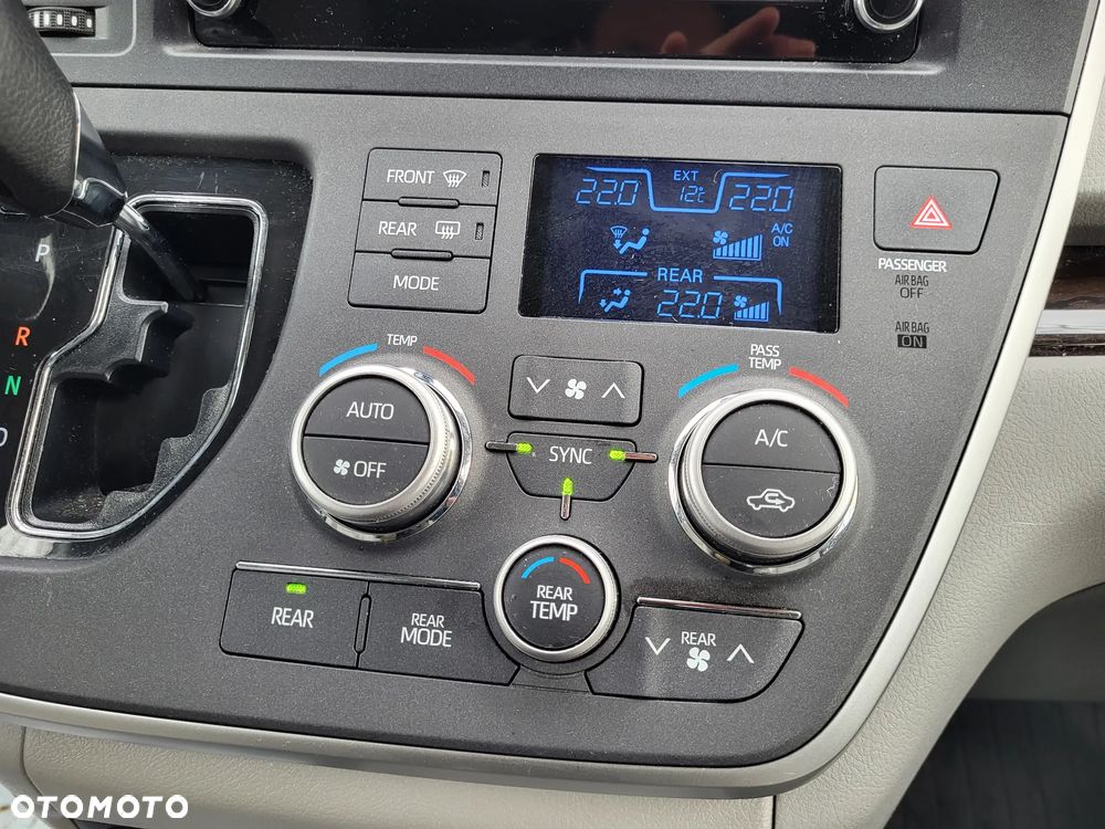 Toyota Sienna 3.5 V6 XLE AWD - 16
