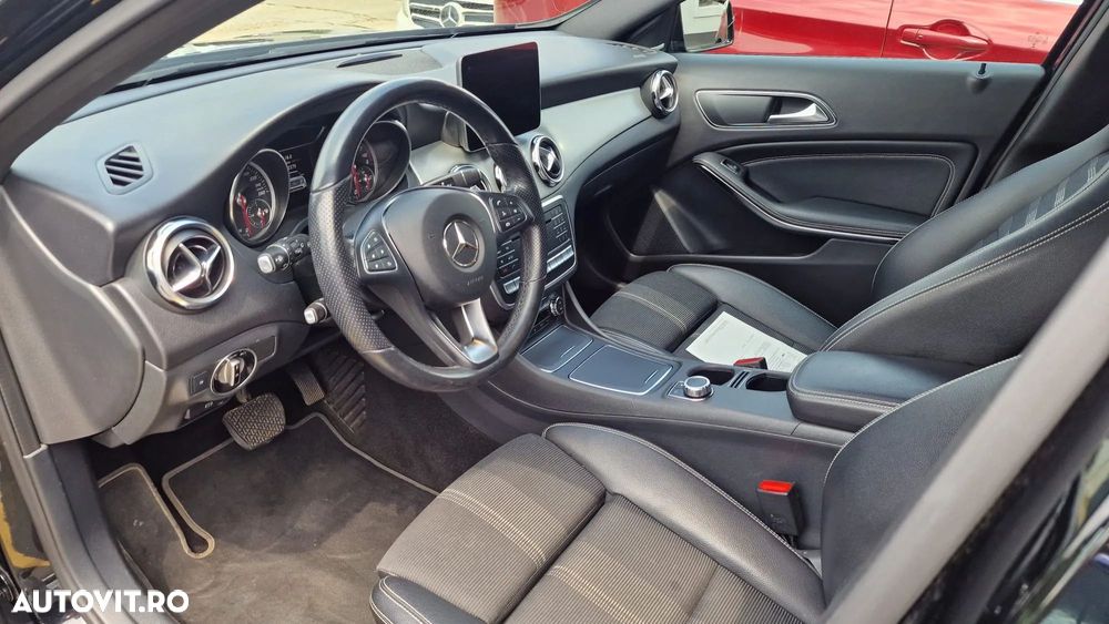 Mercedes-Benz GLA - 12