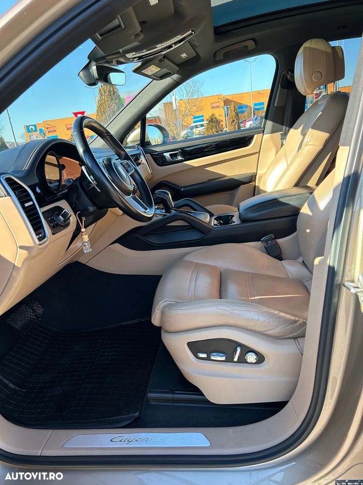 Porsche Cayenne - 9