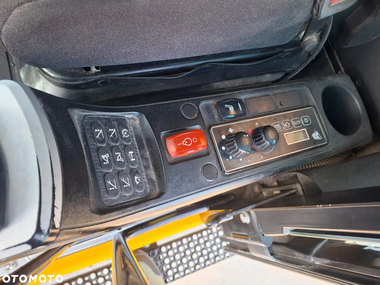 JCB JS 200W - 17
