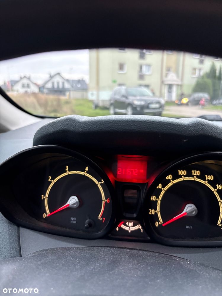 Ford Fiesta 1.25 Ghia - 11