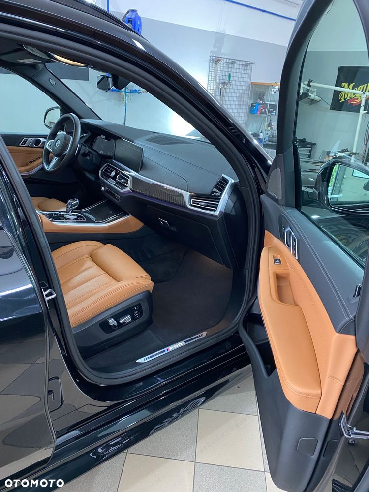 BMW X5 M M50i - 8