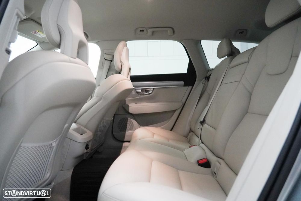 Volvo V90 2.0 D4 Momentum Geartronic - 8