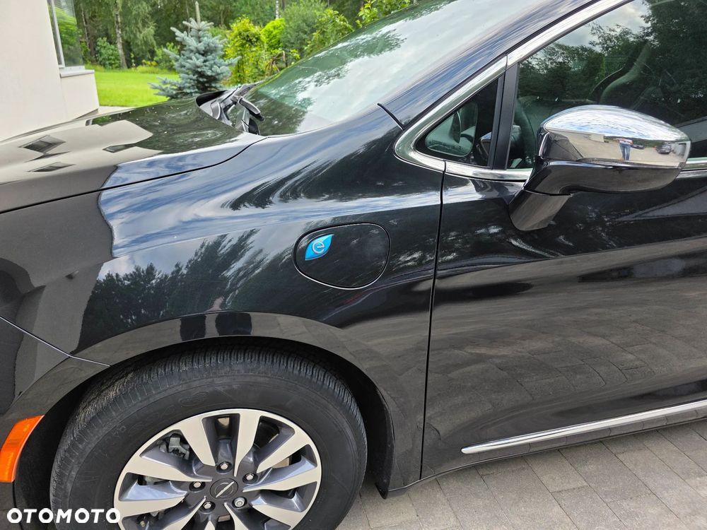 Chrysler Pacifica - 21