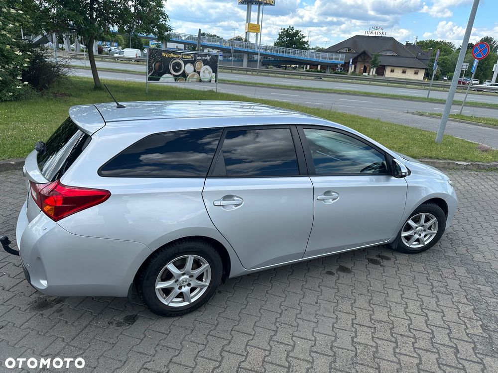 Toyota Auris 1.4 D-4D Active - 5