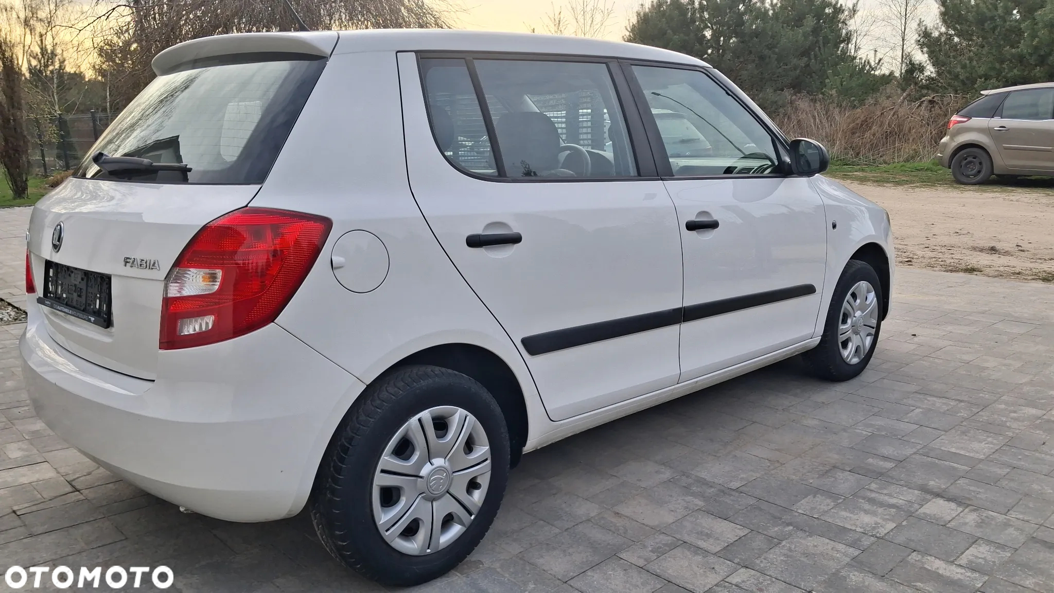 Skoda Fabia 1.2 HTP COOL EDITION - 13