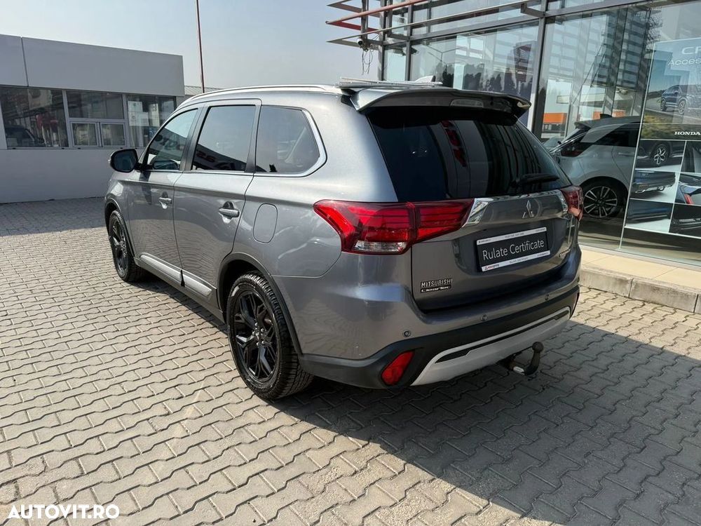 Mitsubishi Outlander - 7