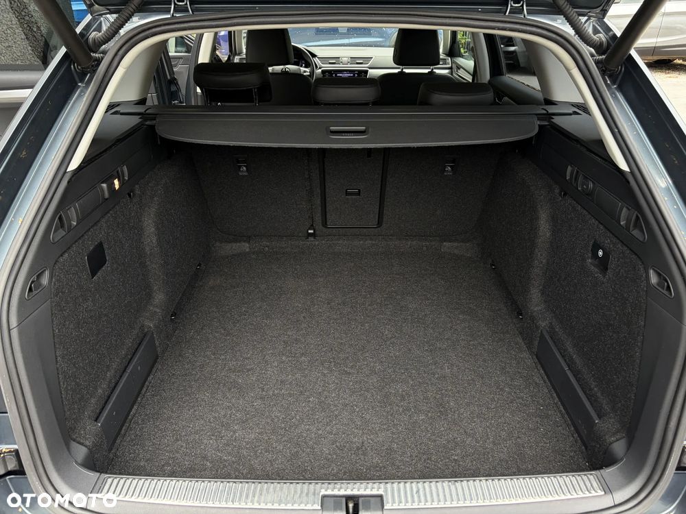Skoda Superb 2.0 TDI DSG Sportline - 39