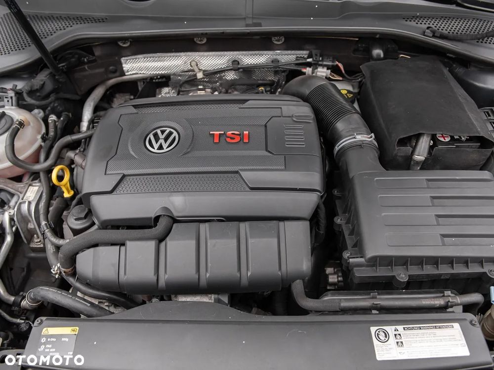 Volkswagen Golf - 34