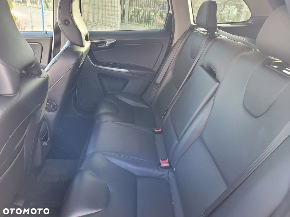 Volvo XC 60 T5 Geartronic Momentum - 11