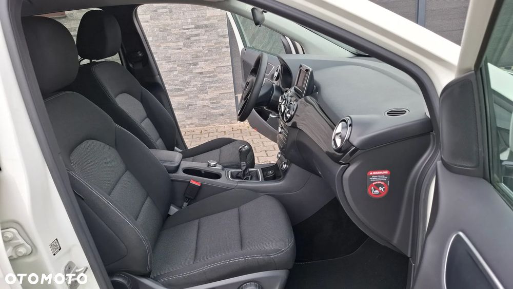 Mercedes-Benz Klasa B 180 - 25