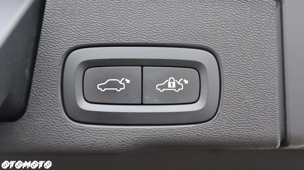 Volvo XC 60 B4 D AWD Plus Bright - 20