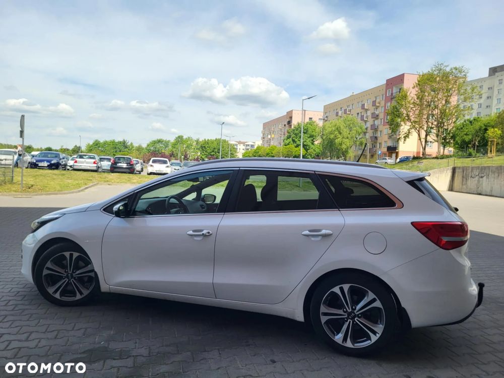 Kia Ceed 1.6 CRDi 136 DCT ISG SW GT Line - 23