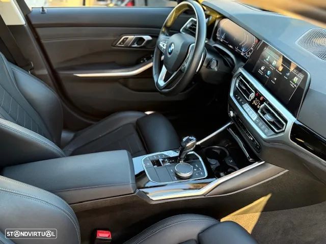BMW 330 e Touring Aut. Sport Line - 30