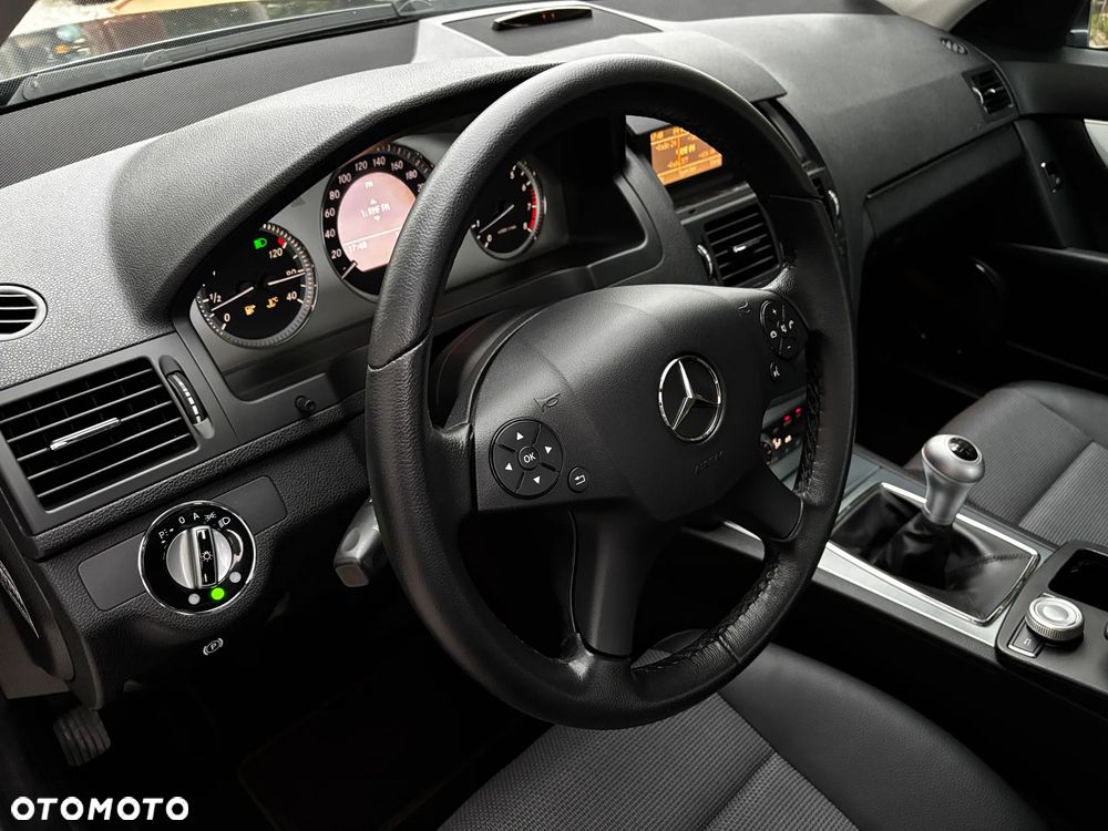 Mercedes-Benz Klasa C 180 Kompressor Avantgarde - 33