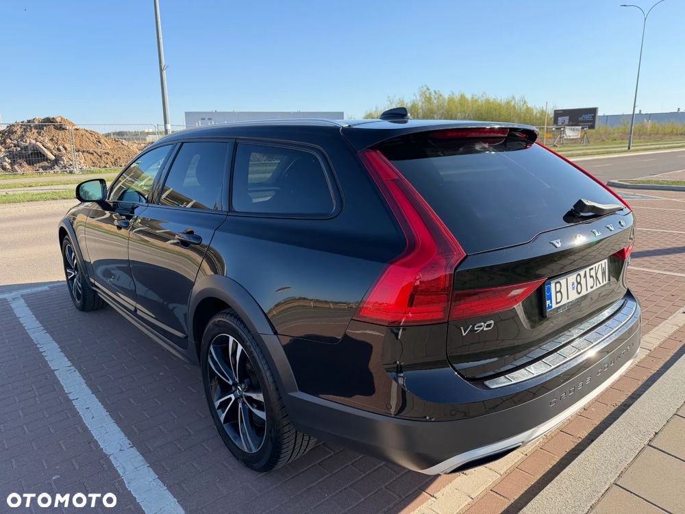 Volvo V90 Cross Country - 4
