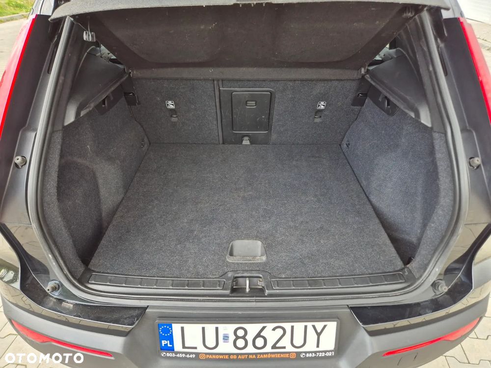 Volvo XC 40 T3 Momentum - 12