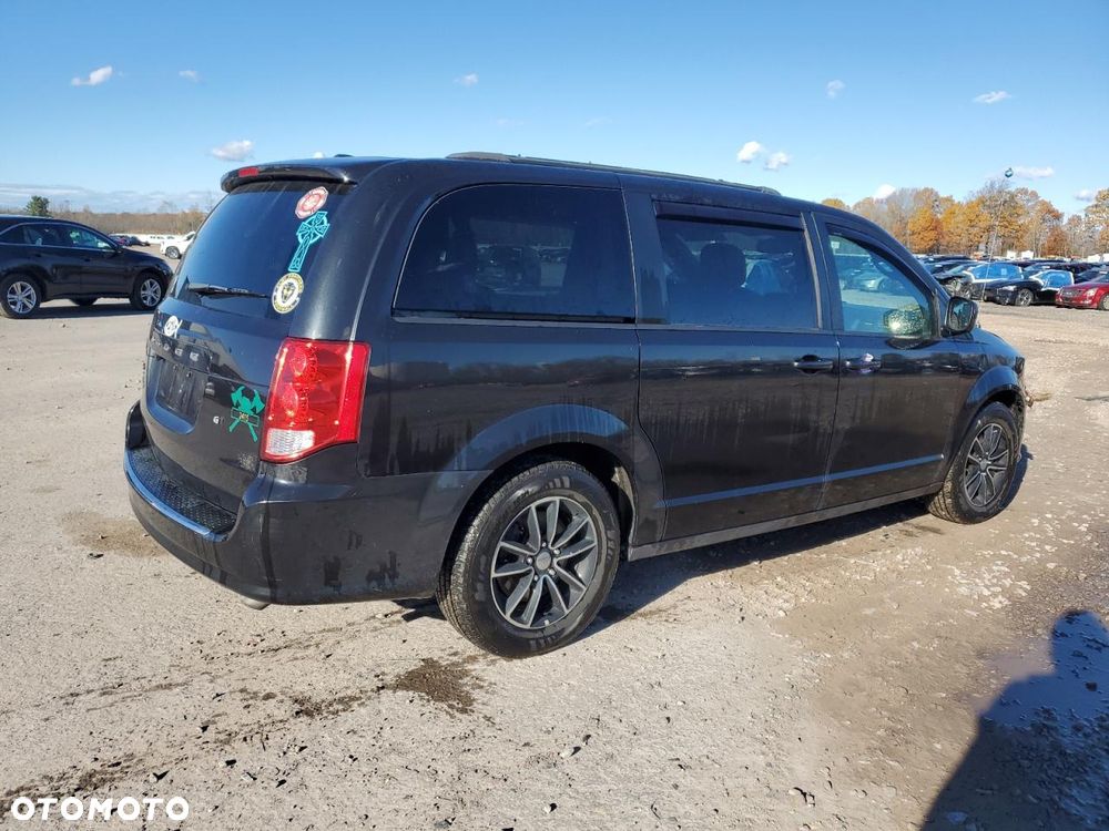 Dodge Grand Caravan 3.6 R/T - 25