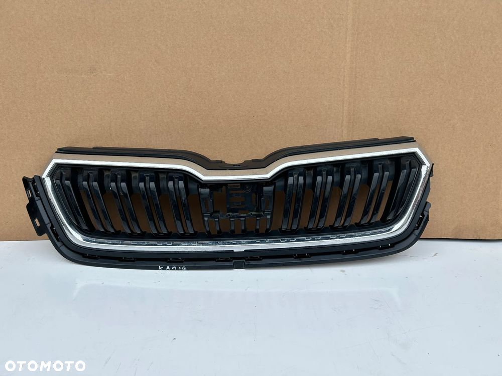 SKODA KAMIQ GRILL ATRAPA CHROM 658853653