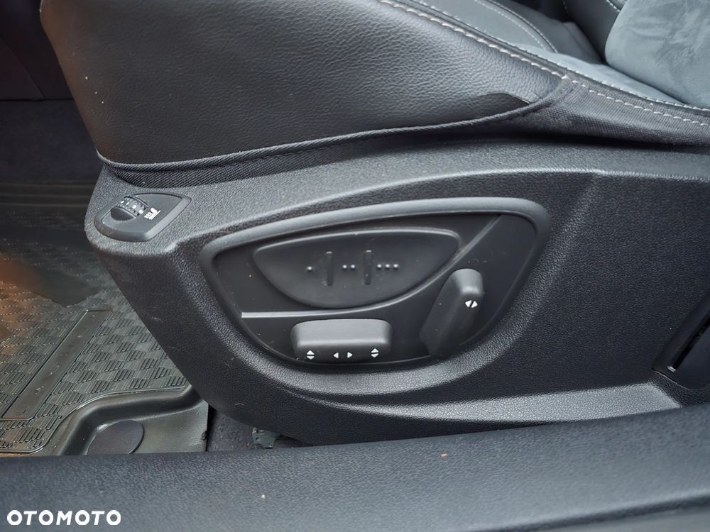 Renault Laguna 2.0 dCi FAP Initiale - 18