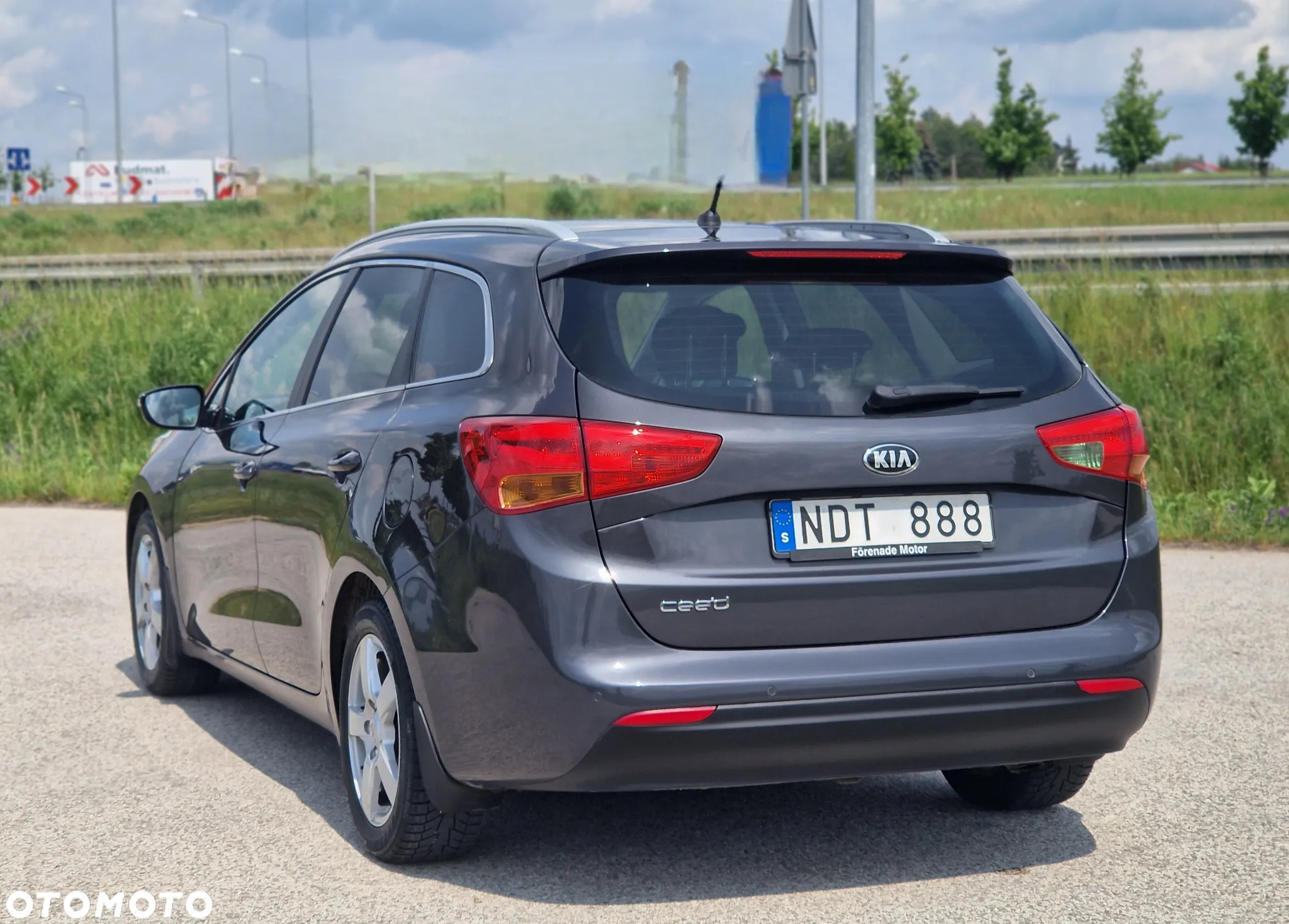 Kia Ceed - 12