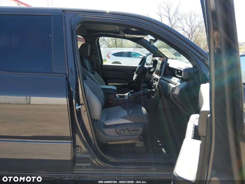 Toyota Tacoma - 10