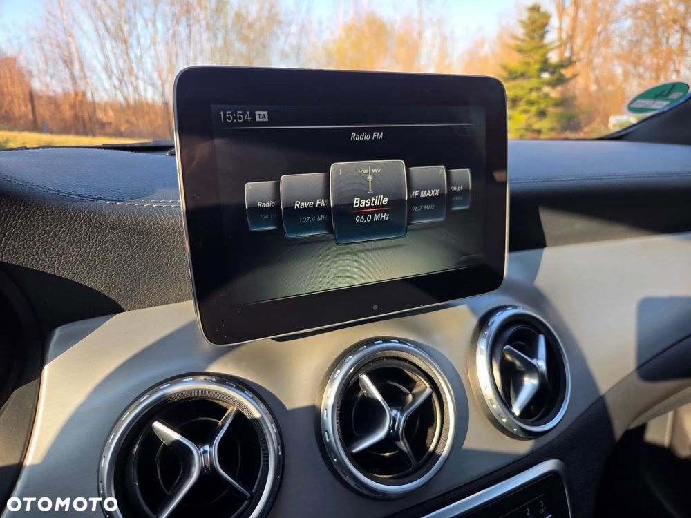 Mercedes-Benz GLA 220 d 4Matic 7G-DCT Style - 34