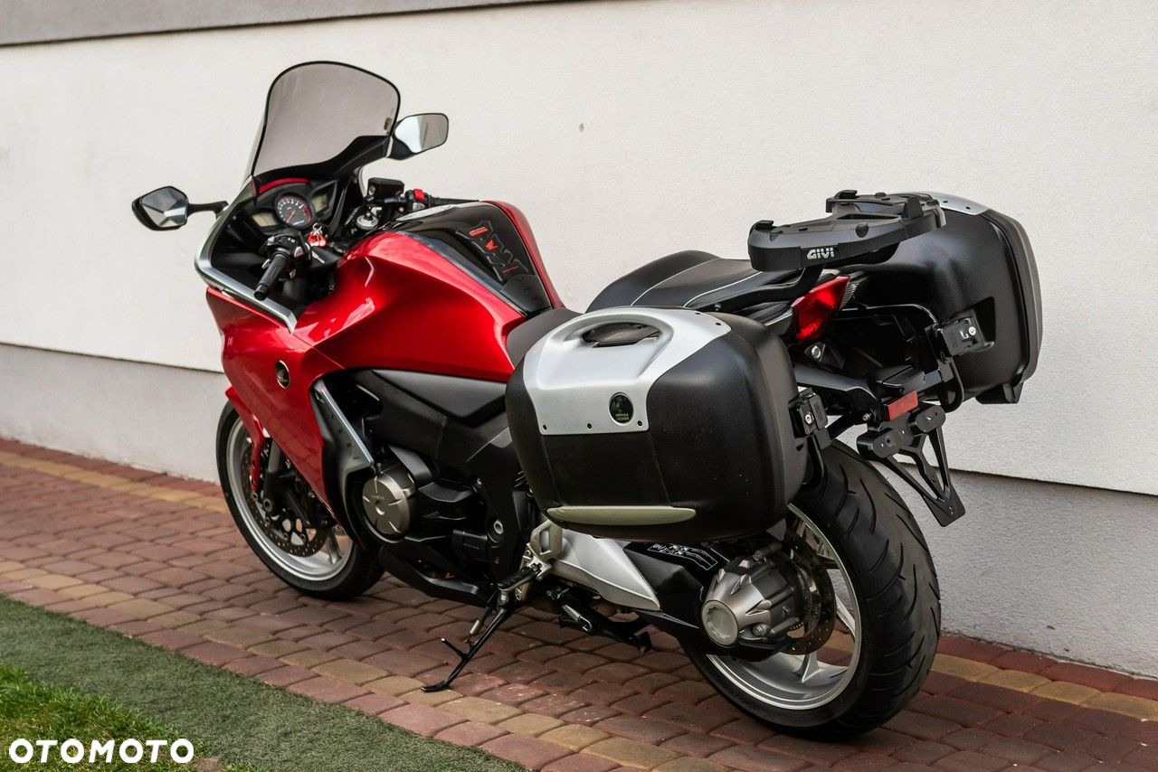 Honda VFR - 4
