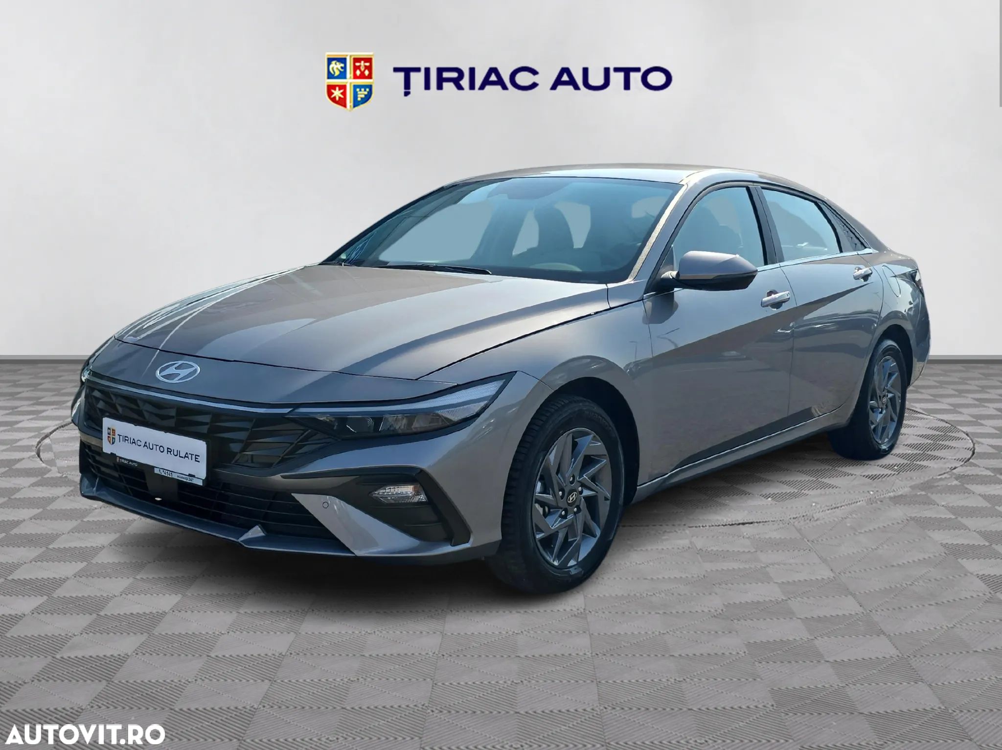 Hyundai Elantra - 1