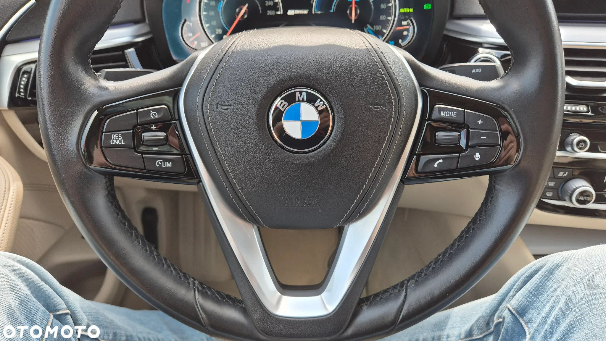BMW Seria 5 530e iPerformance Luxury Line - 11