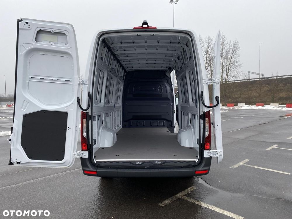 Mercedes-Benz Sprinter - 19