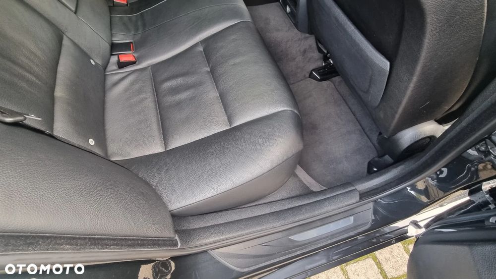 BMW Seria 5 525d - 11