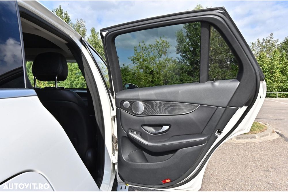 Mercedes-Benz GLC 300 4MATIC - 16