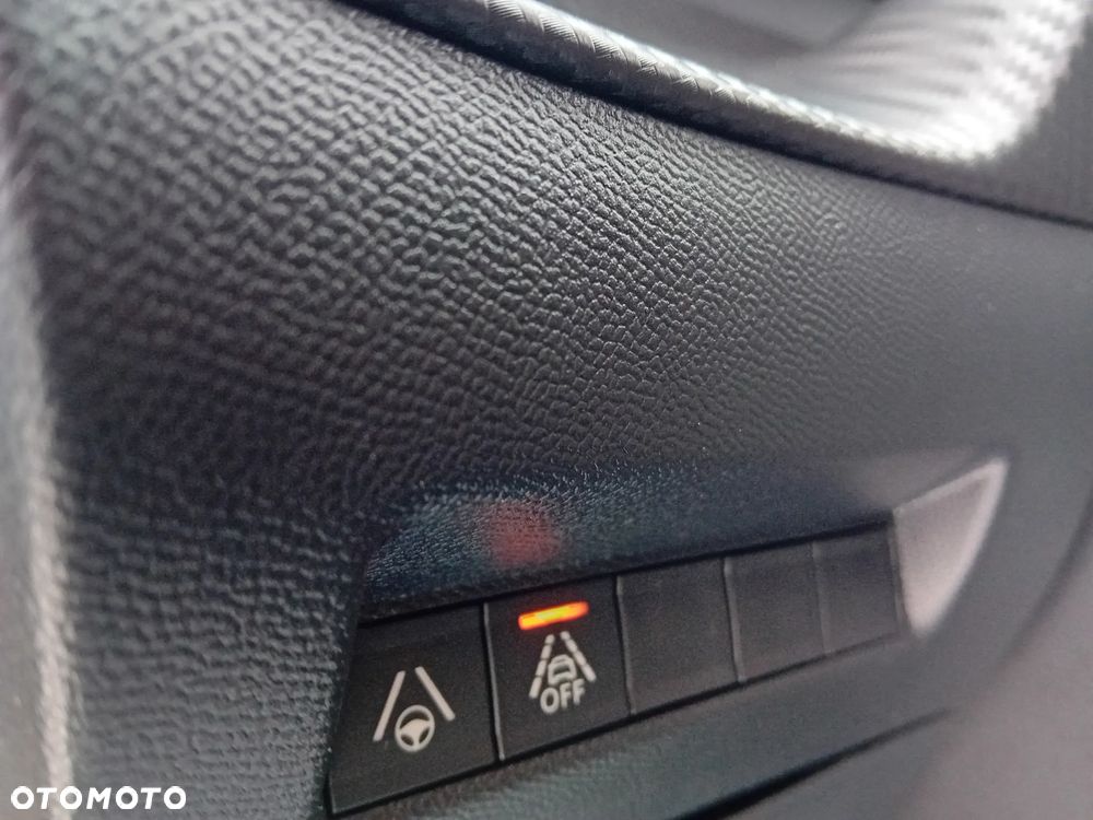 Peugeot 2008 PureTech 155 EAT8 GT - 17