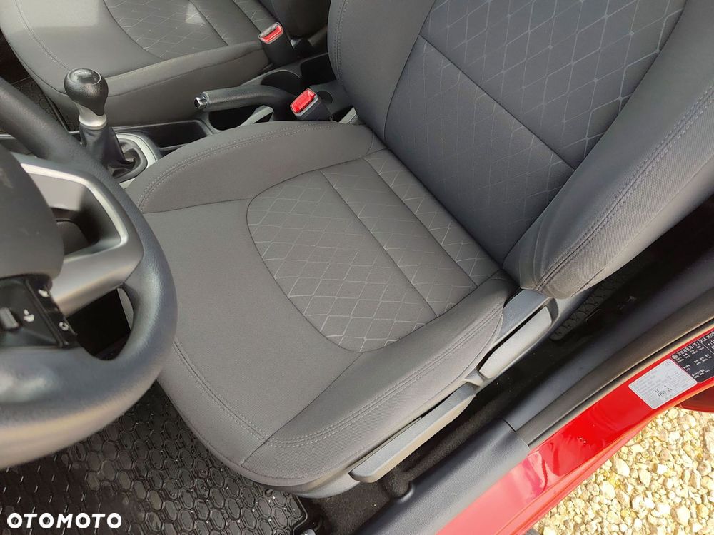 Kia Rio - 12