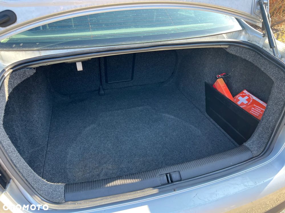 Volkswagen Jetta 1.9 TDI DPF Comfortline - 8