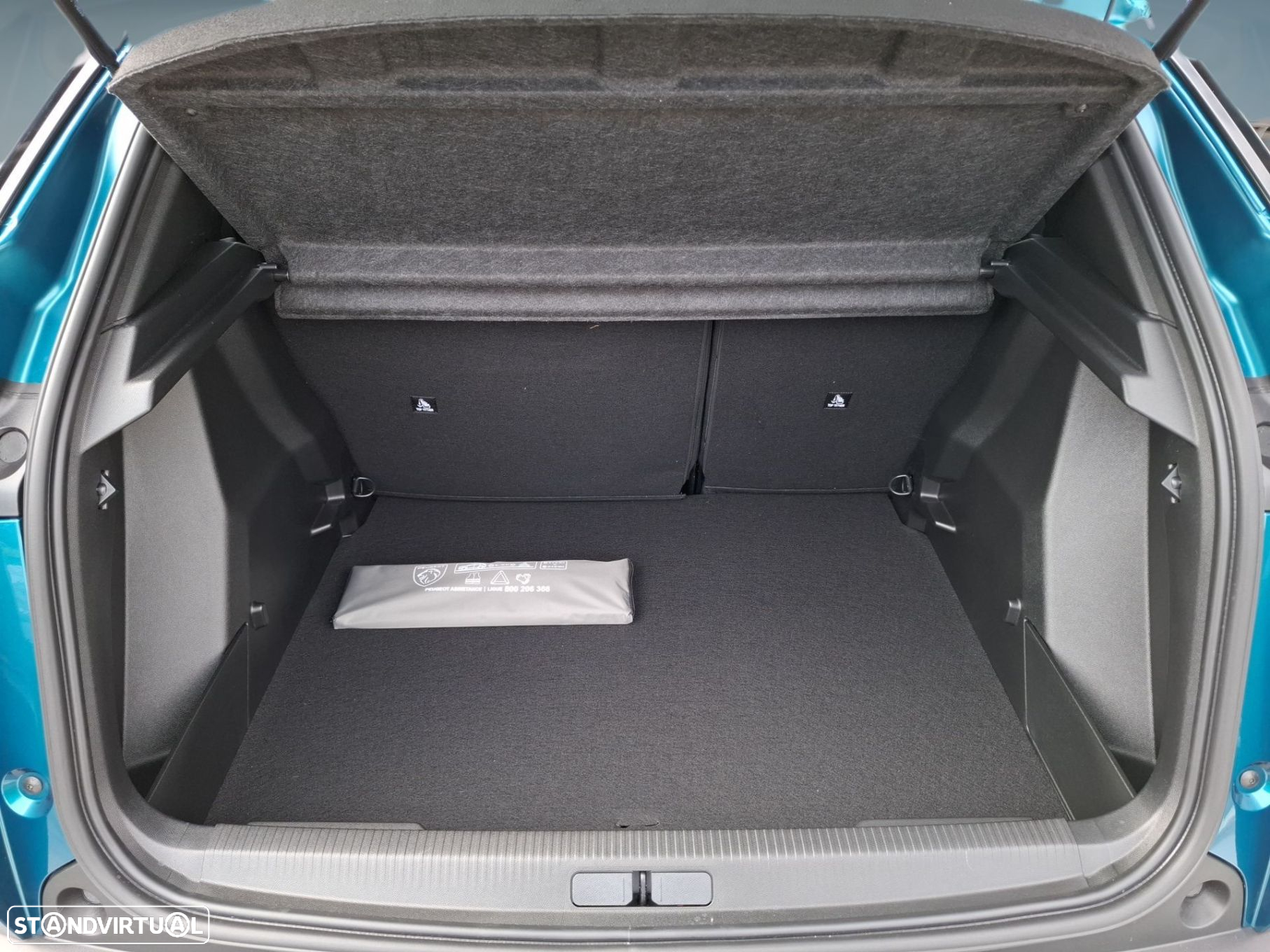 Peugeot 2008 1.2 Hybrid Allure e-DCS6 - 23