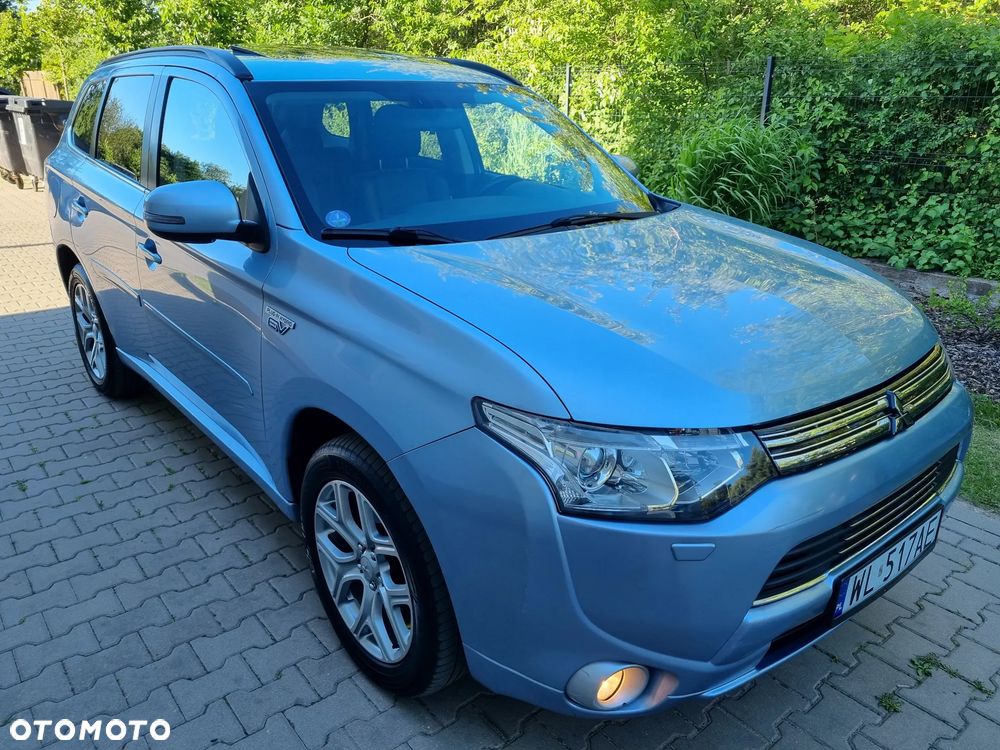 Mitsubishi Outlander Instyle NAVI + - 14