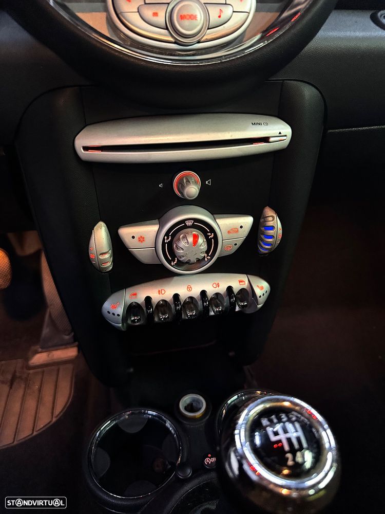 MINI 3 Portas One 1.4 - 18