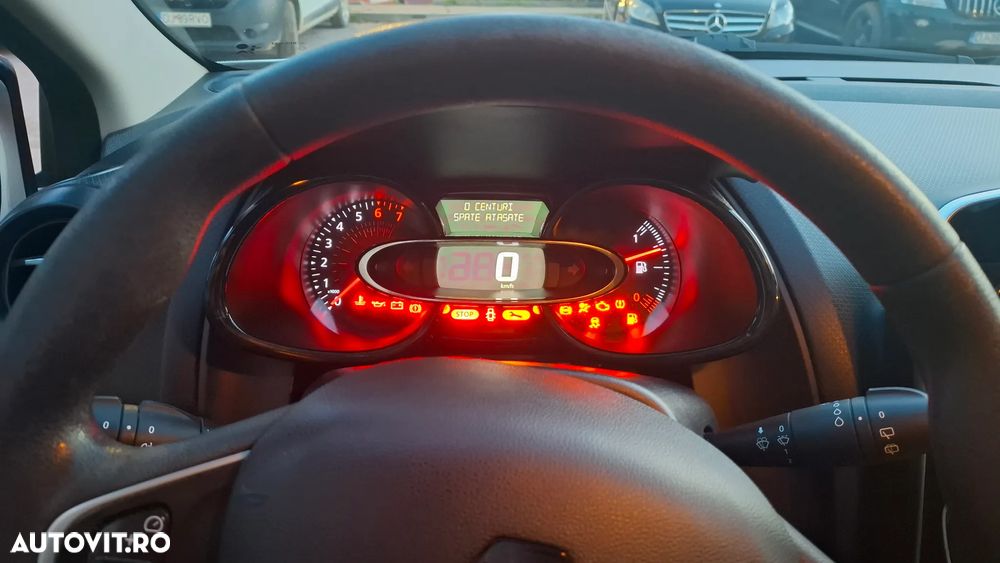 Renault Clio IV 1.2 16V Expression - 12