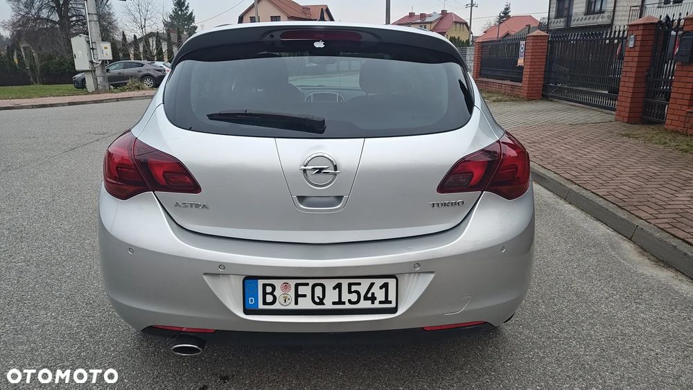 Opel Astra 1.6 Turbo Innovation - 11