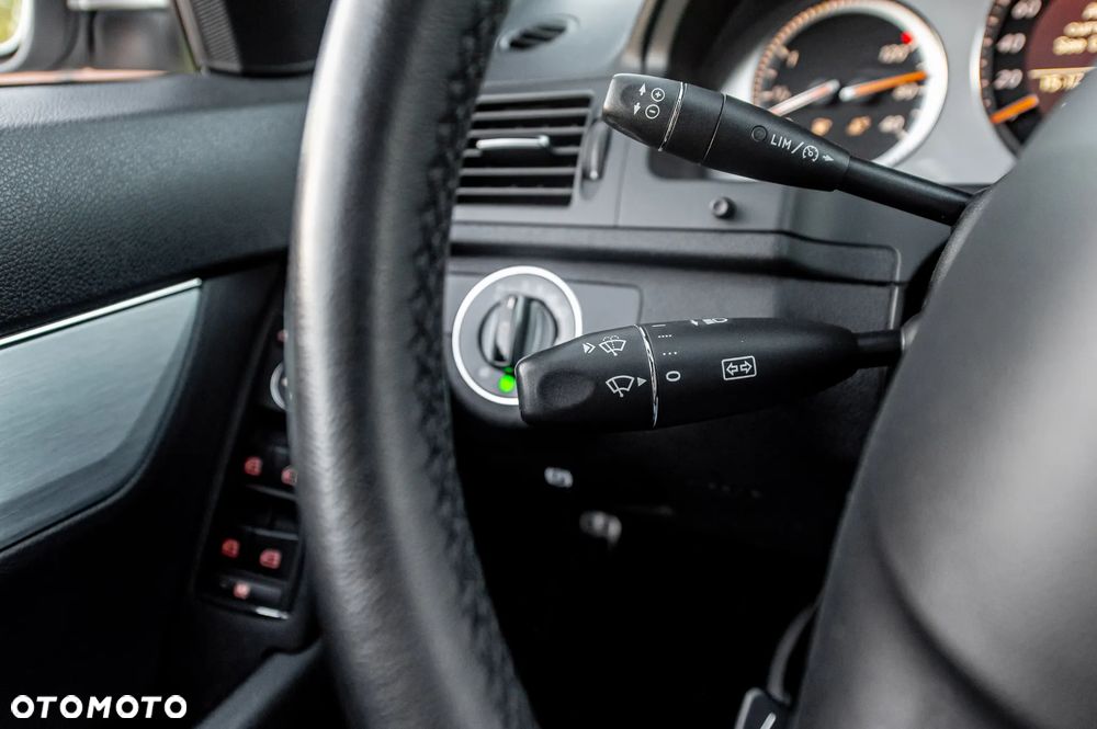 Mercedes-Benz Klasa C 200 7G-TRONIC Avantgarde Edition - 30