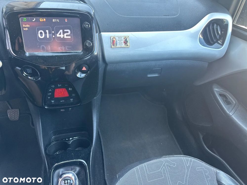 Toyota Aygo x-wave - 21