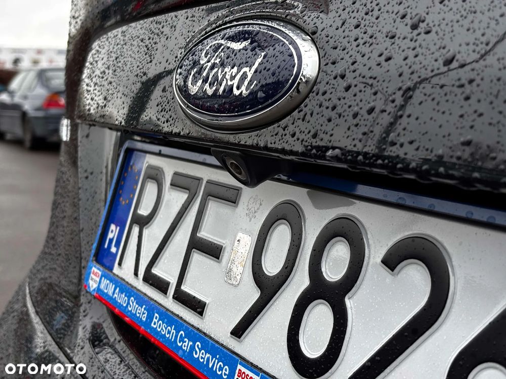 Ford Kuga 2.0 TDCi 2x4 Titanium - 6