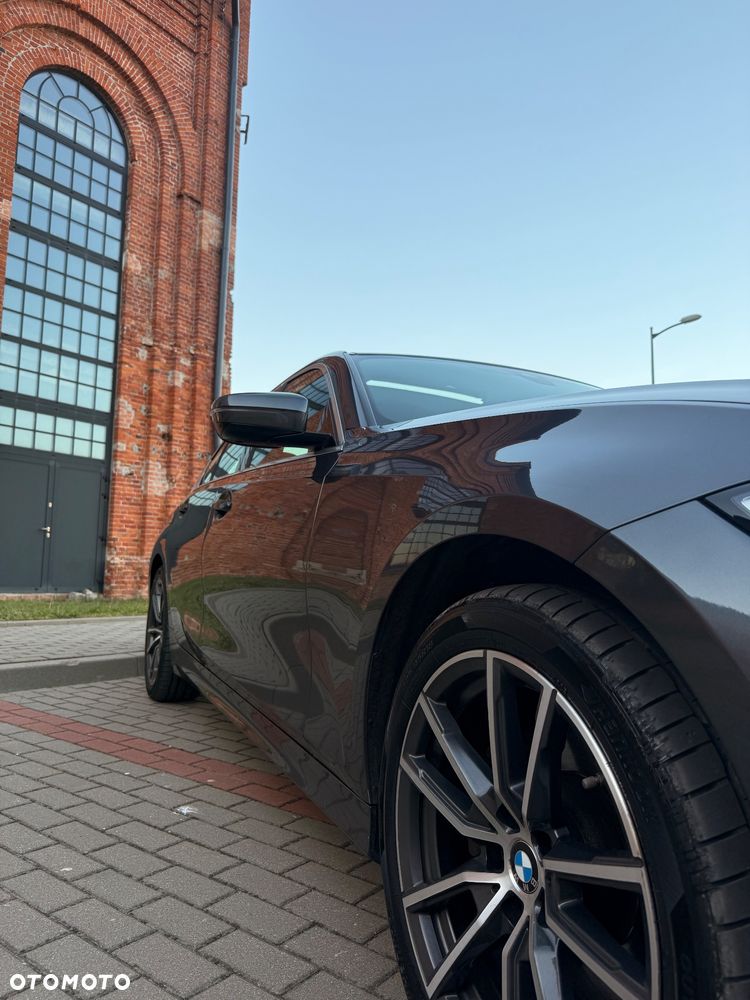 BMW Seria 3 330i xDrive Sport Line - 5